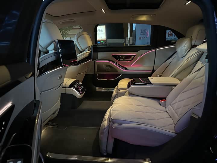 Фото 8 - Mercedes-Benz Maybach S-Class