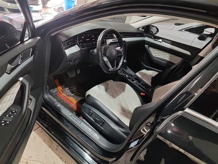 Фото 16 - Volkswagen Magotan