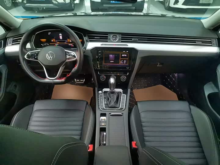 Фото 10 - Volkswagen Magotan