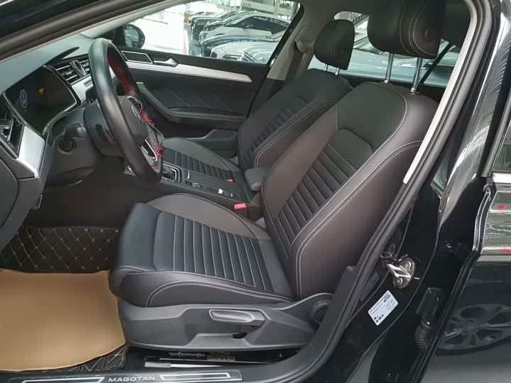 Фото 15 - Volkswagen Magotan