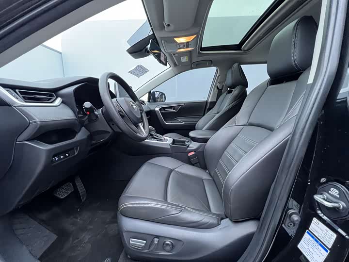 Фото 11 - Toyota Wildlander