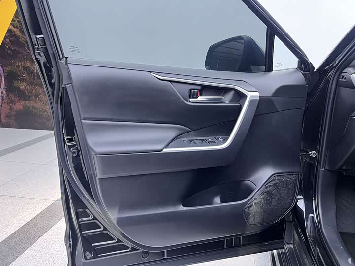 Фото 12 - Toyota Wildlander