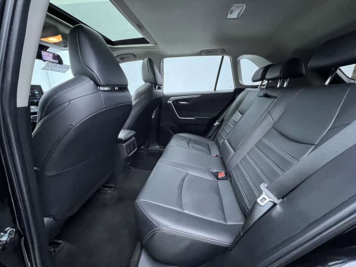 Фото 14 - Toyota Wildlander