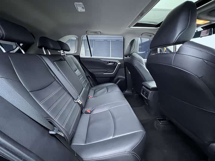 Фото 16 - Toyota Wildlander