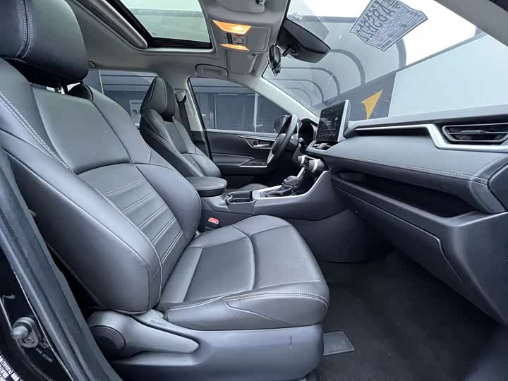 Фото 19 - Toyota Wildlander