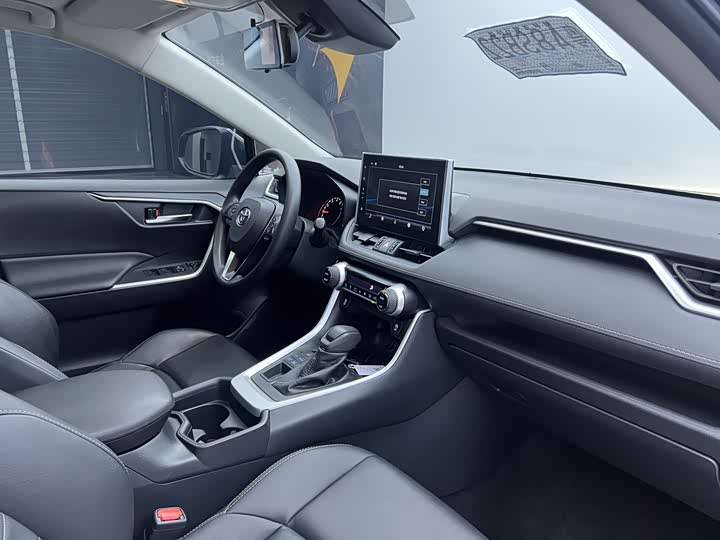 Фото 20 - Toyota Wildlander