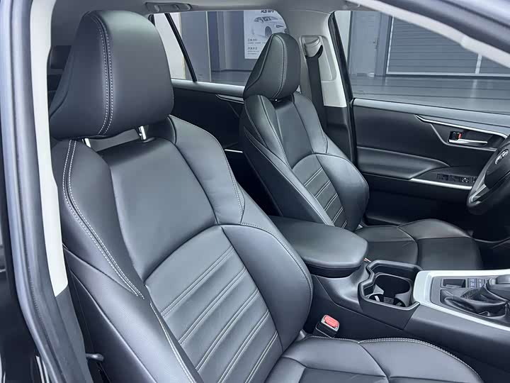 Фото 21 - Toyota Wildlander