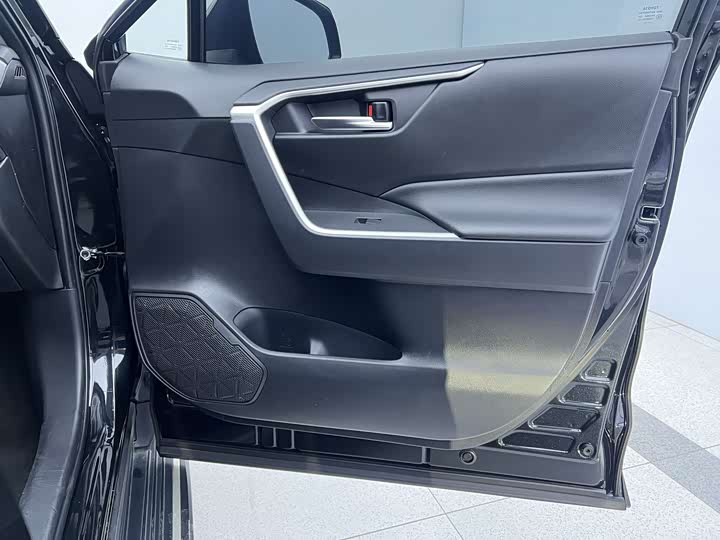 Фото 22 - Toyota Wildlander