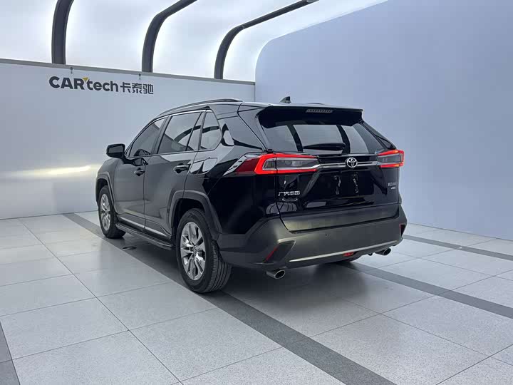 Фото 6 - Toyota Wildlander