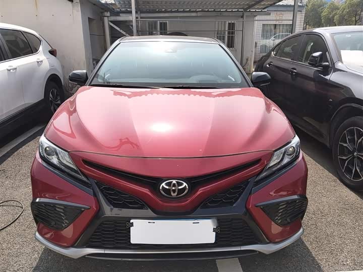 Фото 3 - Toyota Camry