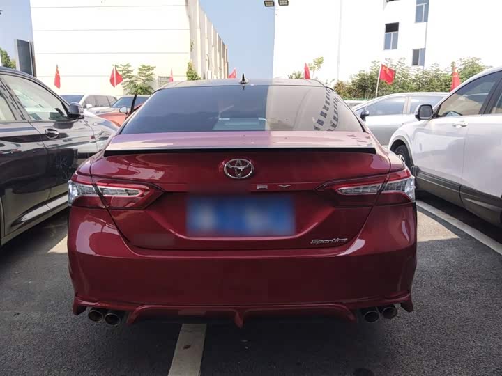 Фото 6 - Toyota Camry