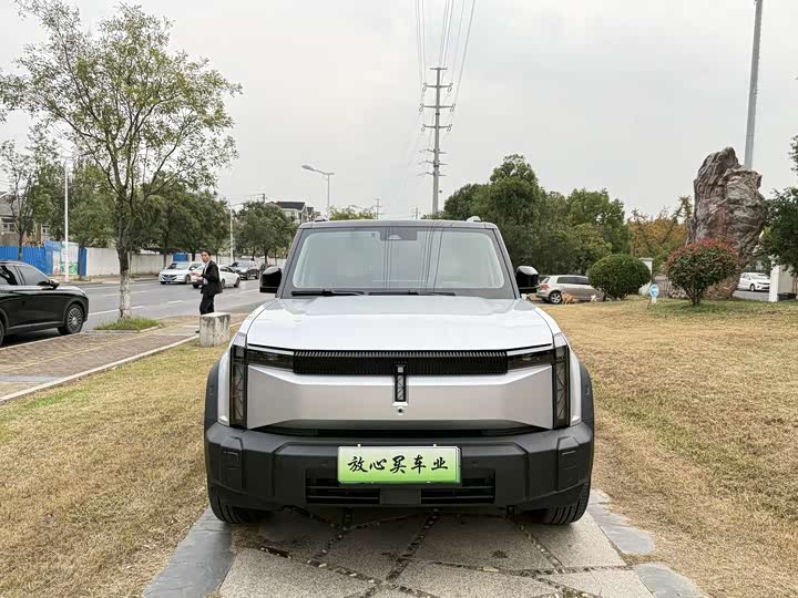 Фото 2 - Chery iCar 03