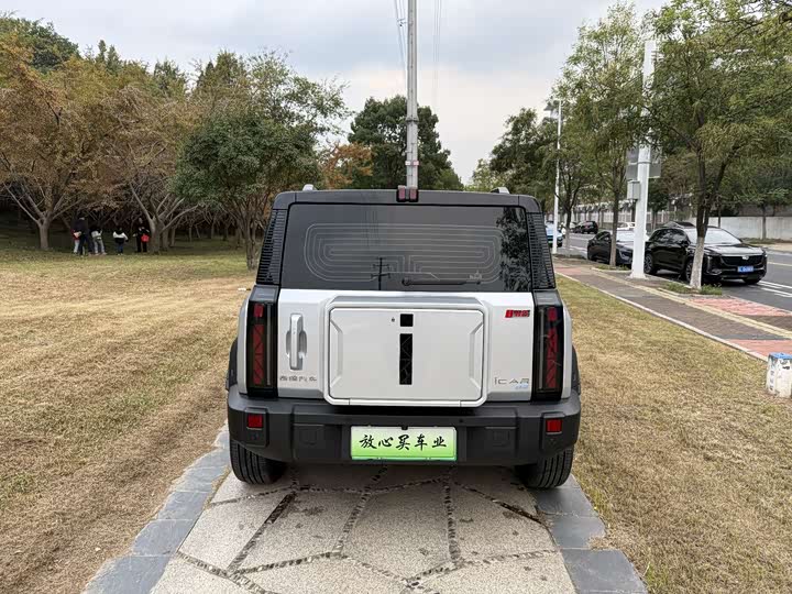 Фото 8 - Chery iCar 03