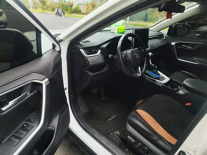 Фото 14 - Toyota Wildlander