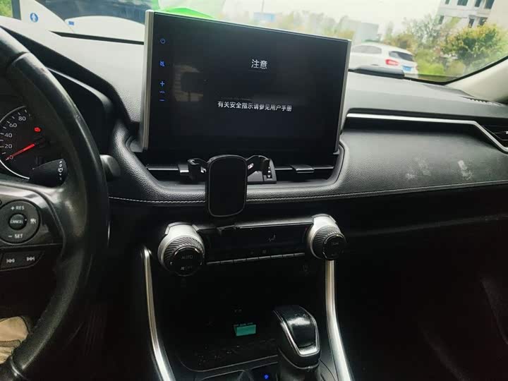 Фото 6 - Toyota Wildlander