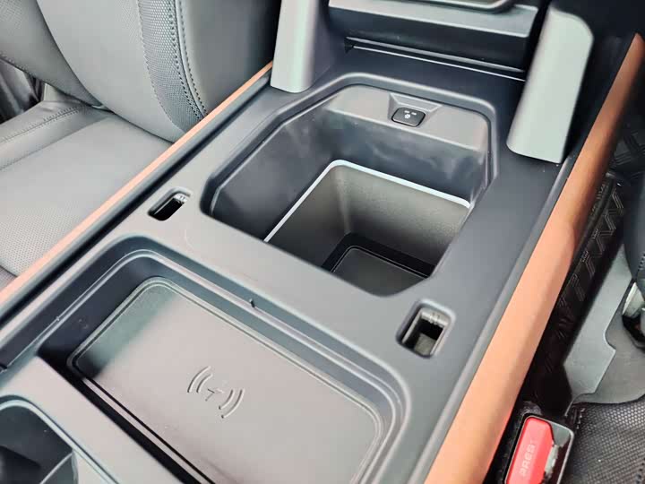 Фото 10 - Land Rover Defender