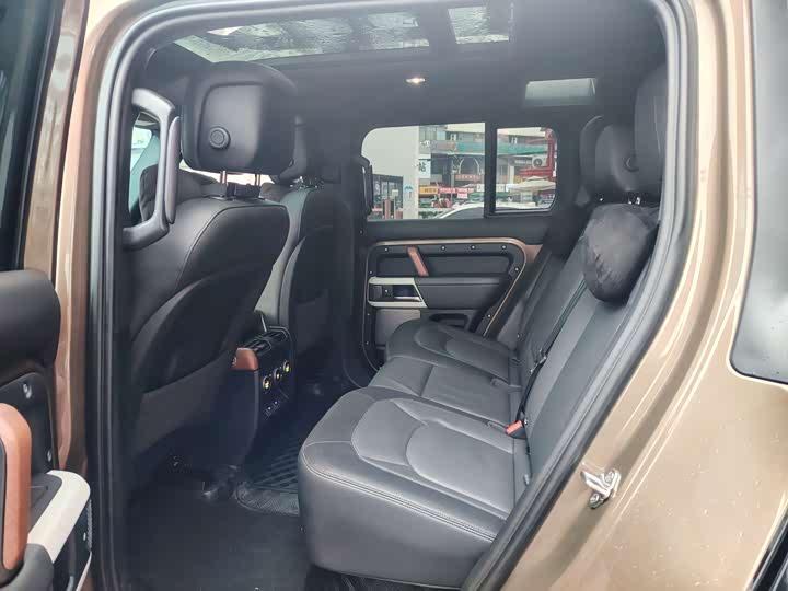 Фото 8 - Land Rover Defender