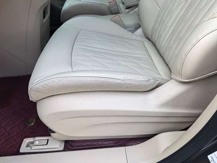 Фото 12 - Buick GL8 ES