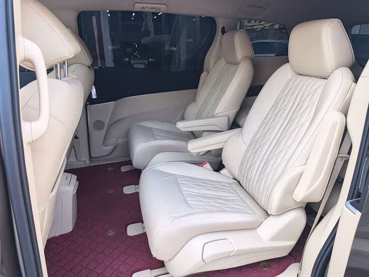 Фото 17 - Buick GL8 ES