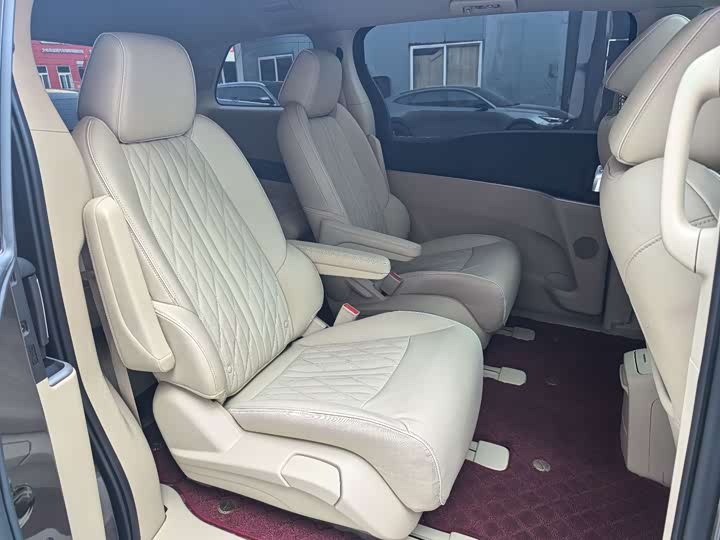 Фото 24 - Buick GL8 ES