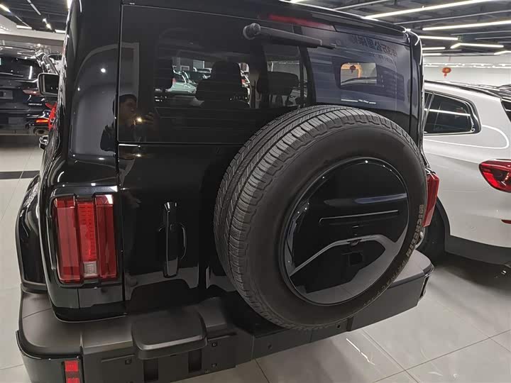 Фото 6 - Tank 300