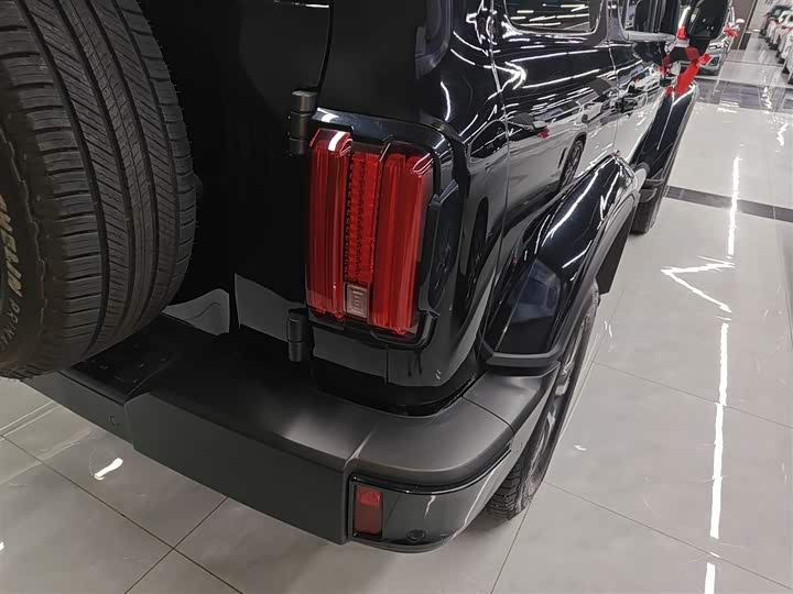 Фото 8 - Tank 300