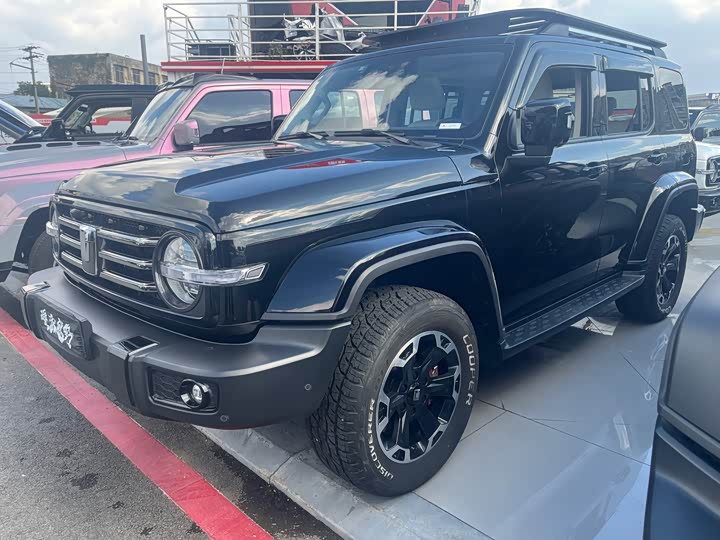 Фото 1 - Tank 300 Hybrid