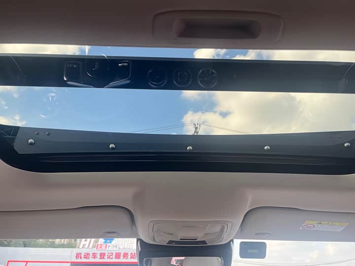 Фото 13 - Tank 300 Hybrid