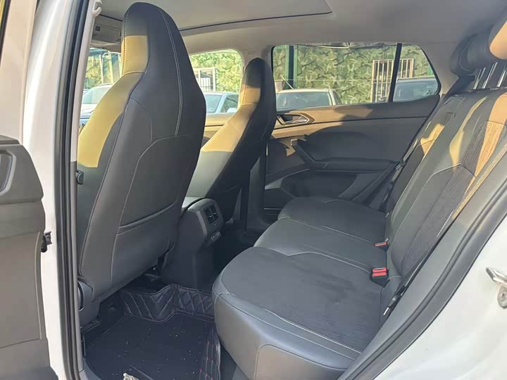 Фото 6 - Volkswagen T-Cross