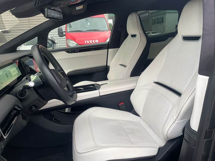 Фото 5 - HiPhi X