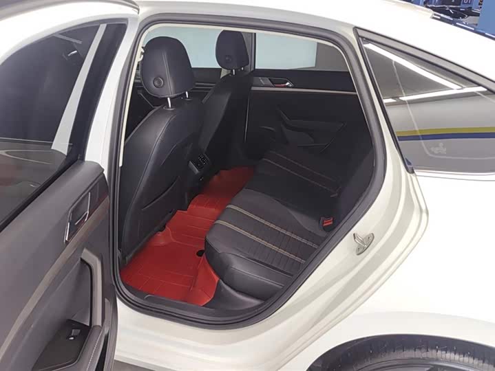 Фото 11 - Volkswagen Lavida