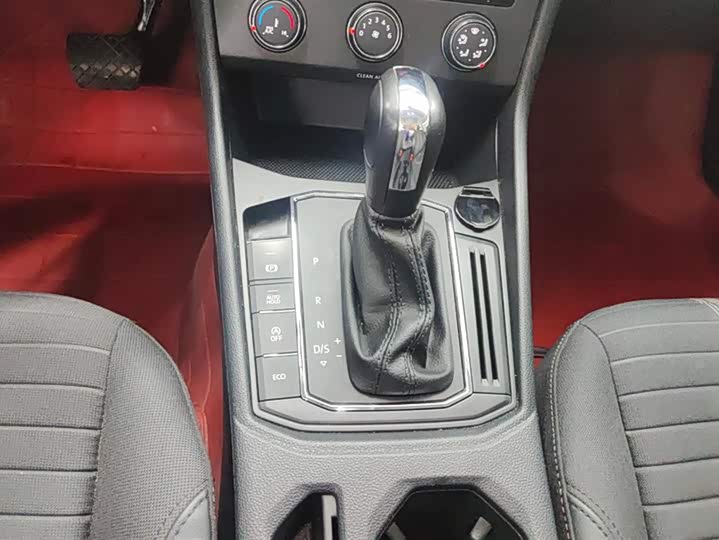 Фото 16 - Volkswagen Lavida