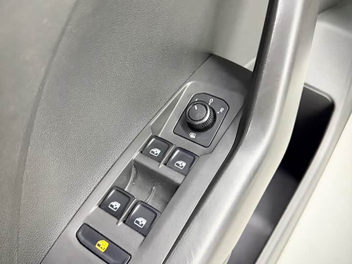 Фото 11 - Volkswagen T-Cross