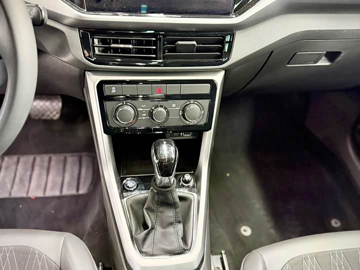 Фото 14 - Volkswagen T-Cross