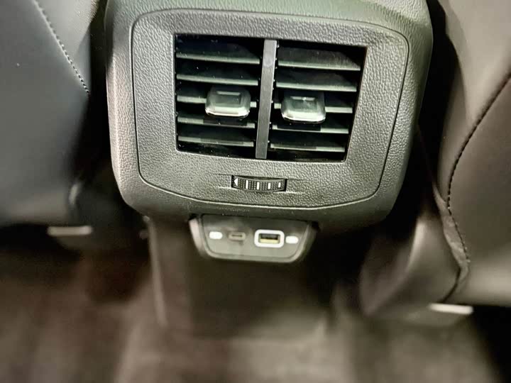 Фото 17 - Volkswagen T-Cross