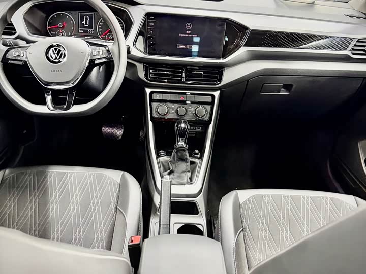 Фото 18 - Volkswagen T-Cross