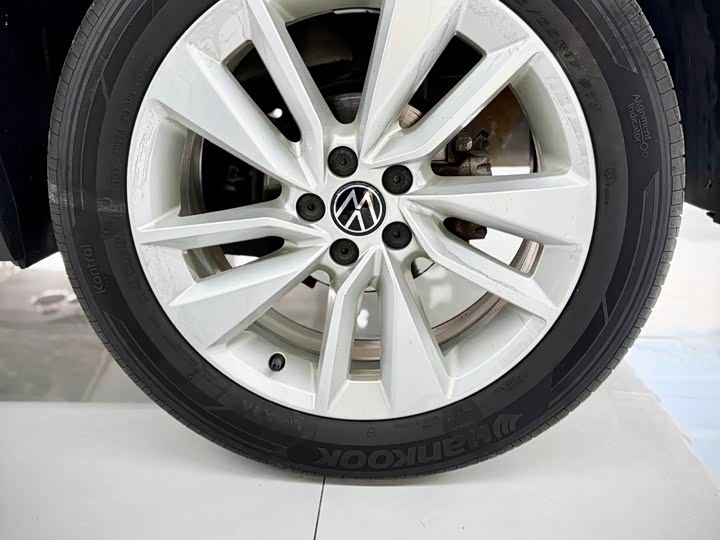 Фото 9 - Volkswagen T-Cross