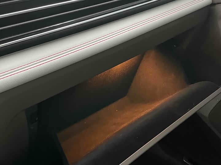 Фото 12 - Volkswagen Tiguan L Pro