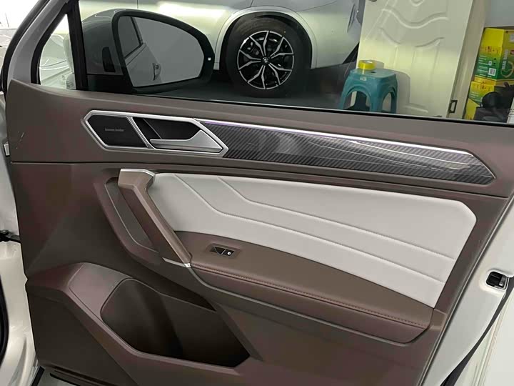 Фото 25 - Volkswagen Tiguan L Pro