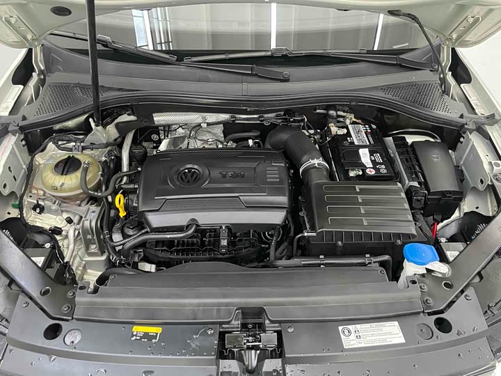 Фото 27 - Volkswagen Tiguan L Pro