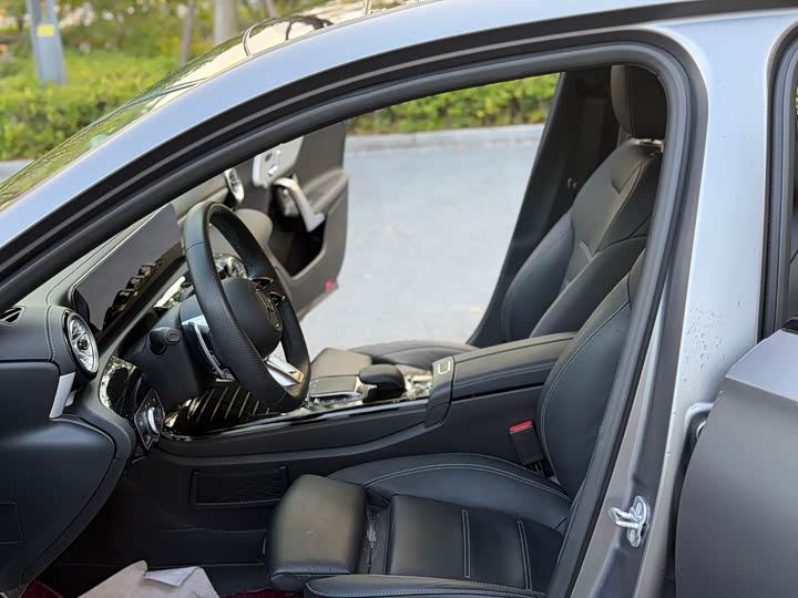 Фото 10 - Mercedes-Benz A-Class AMG