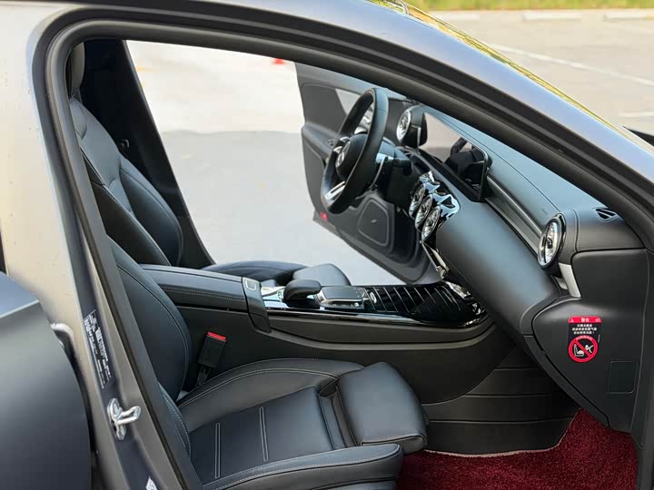 Фото 11 - Mercedes-Benz A-Class AMG