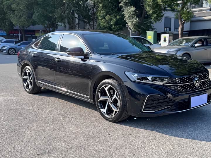 Фото 3 - Volkswagen Passat