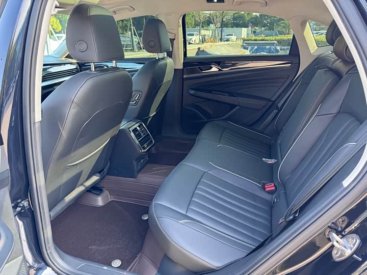 Фото 5 - Volkswagen Passat