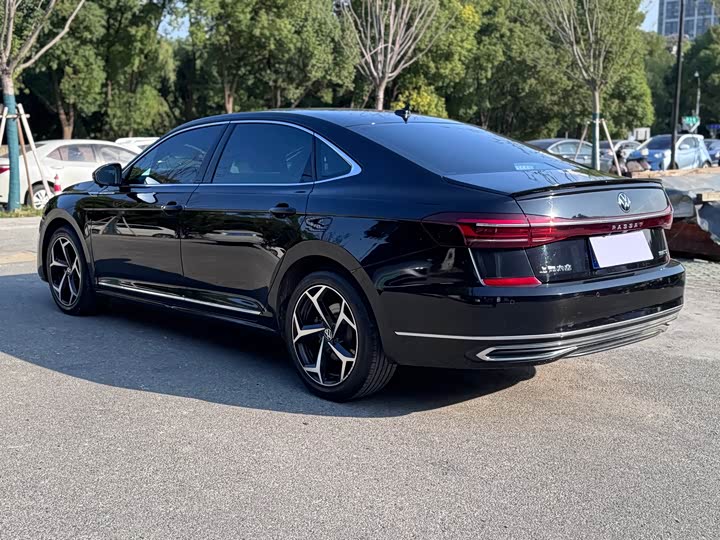 Фото 9 - Volkswagen Passat