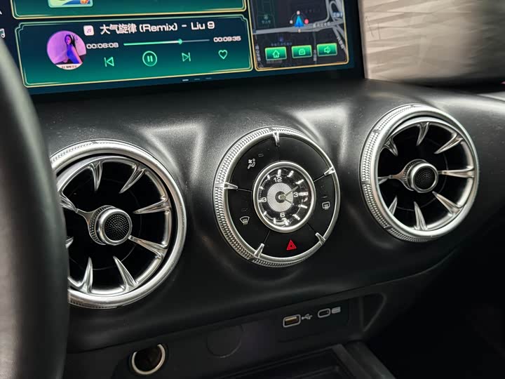 Фото 11 - Tank 300