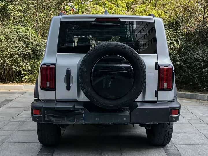 Фото 5 - Tank 300