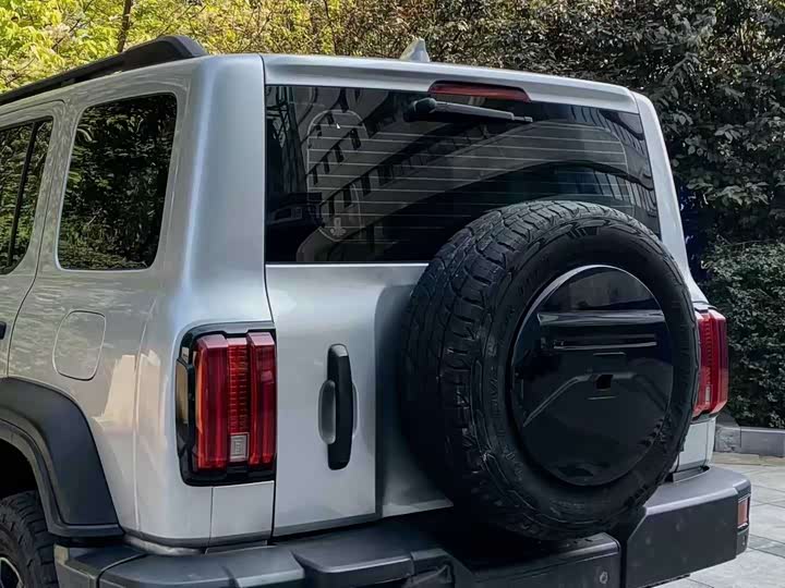 Фото 6 - Tank 300