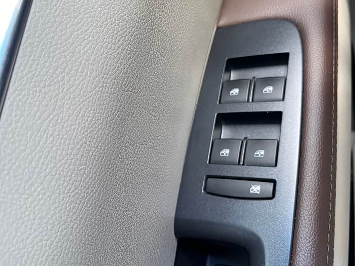 Фото 13 - Buick GL8 ES