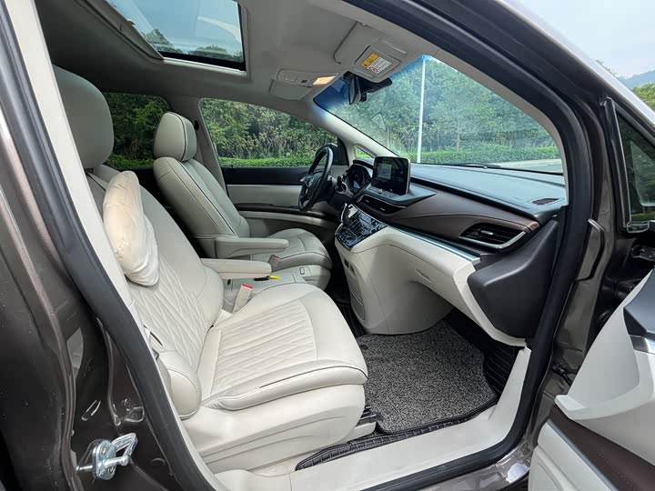 Фото 15 - Buick GL8 ES